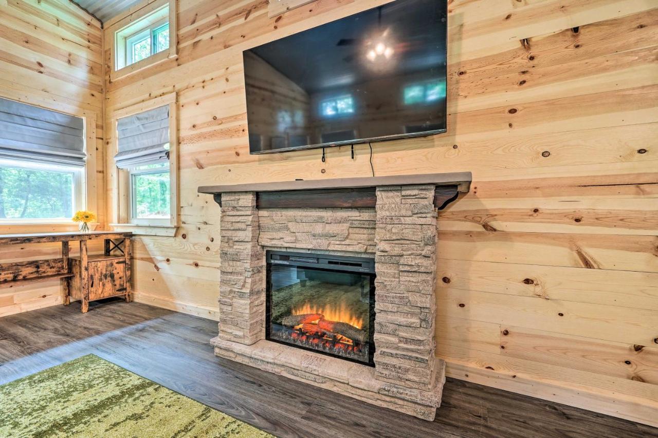 Stylish Cabin By Beavers Bend Hot Tub And Fire Pit Broken Bow Ngoại thất bức ảnh
