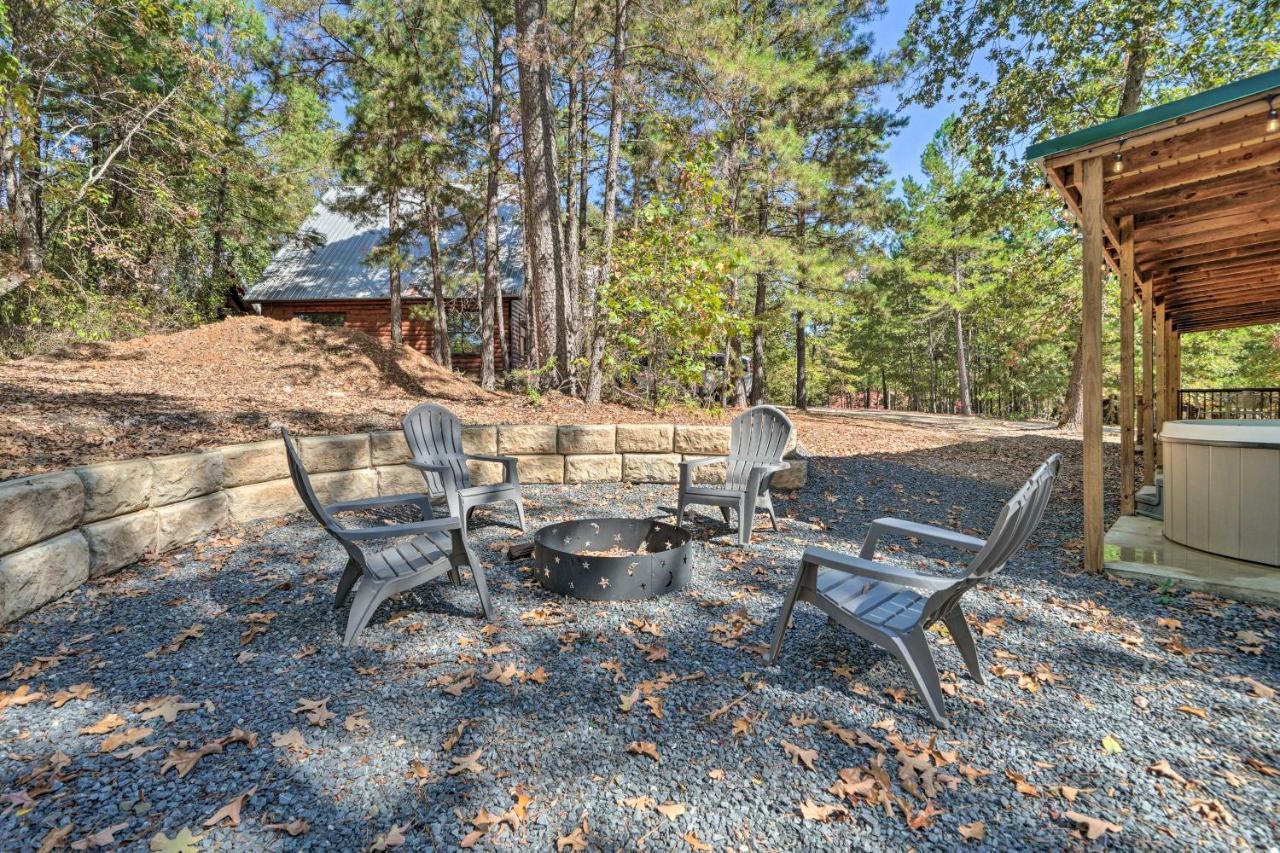 Stylish Cabin By Beavers Bend Hot Tub And Fire Pit Broken Bow Ngoại thất bức ảnh